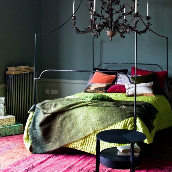 How to decorate a dark-colored room