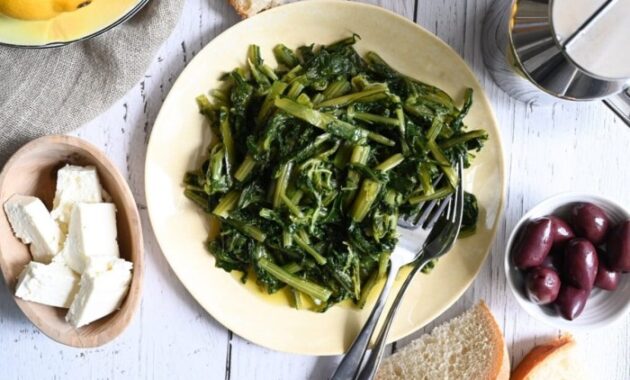 How to cook dandelion greens greek style